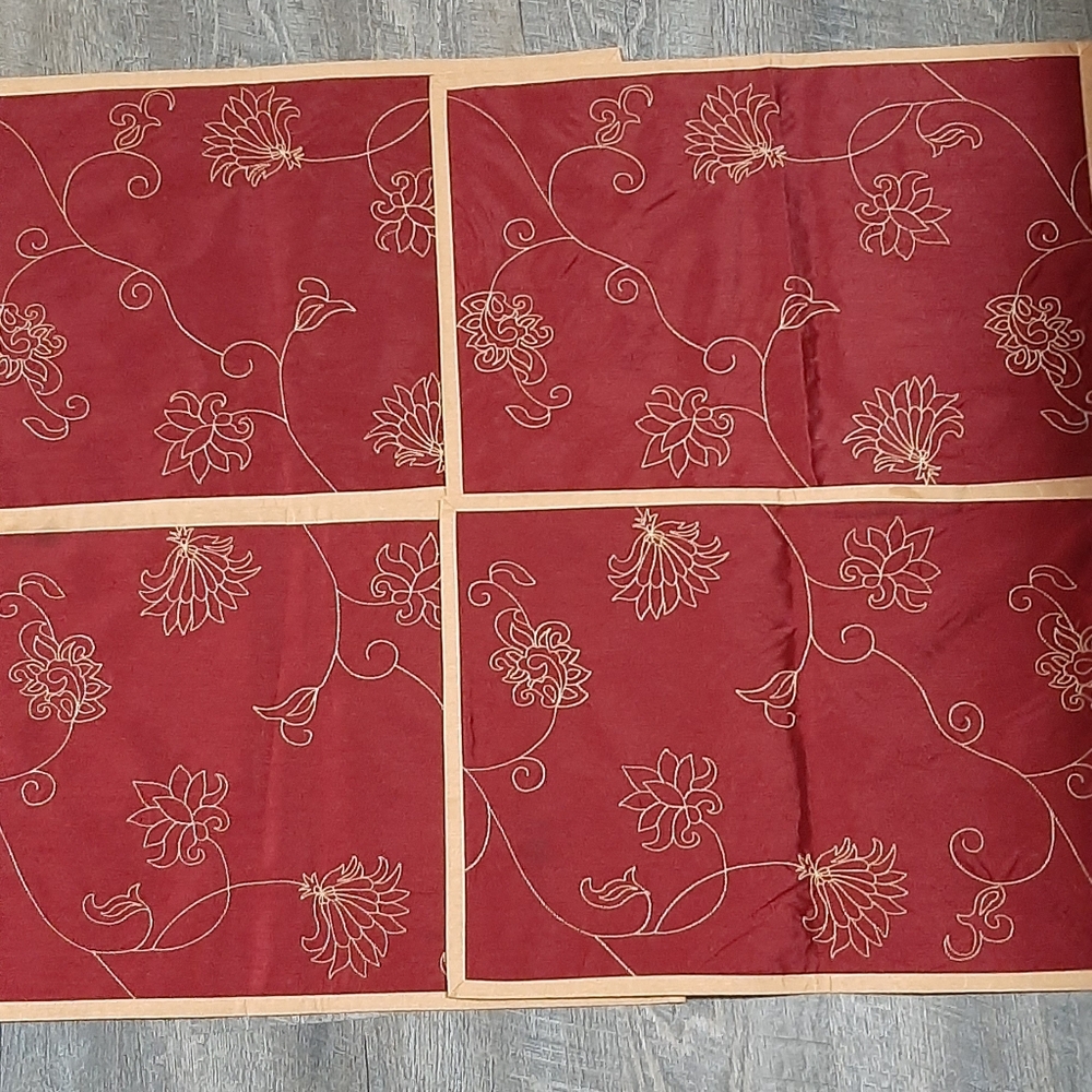 NEW Pier 1 Imports Embroidered Placemats Set of 4 Tableware